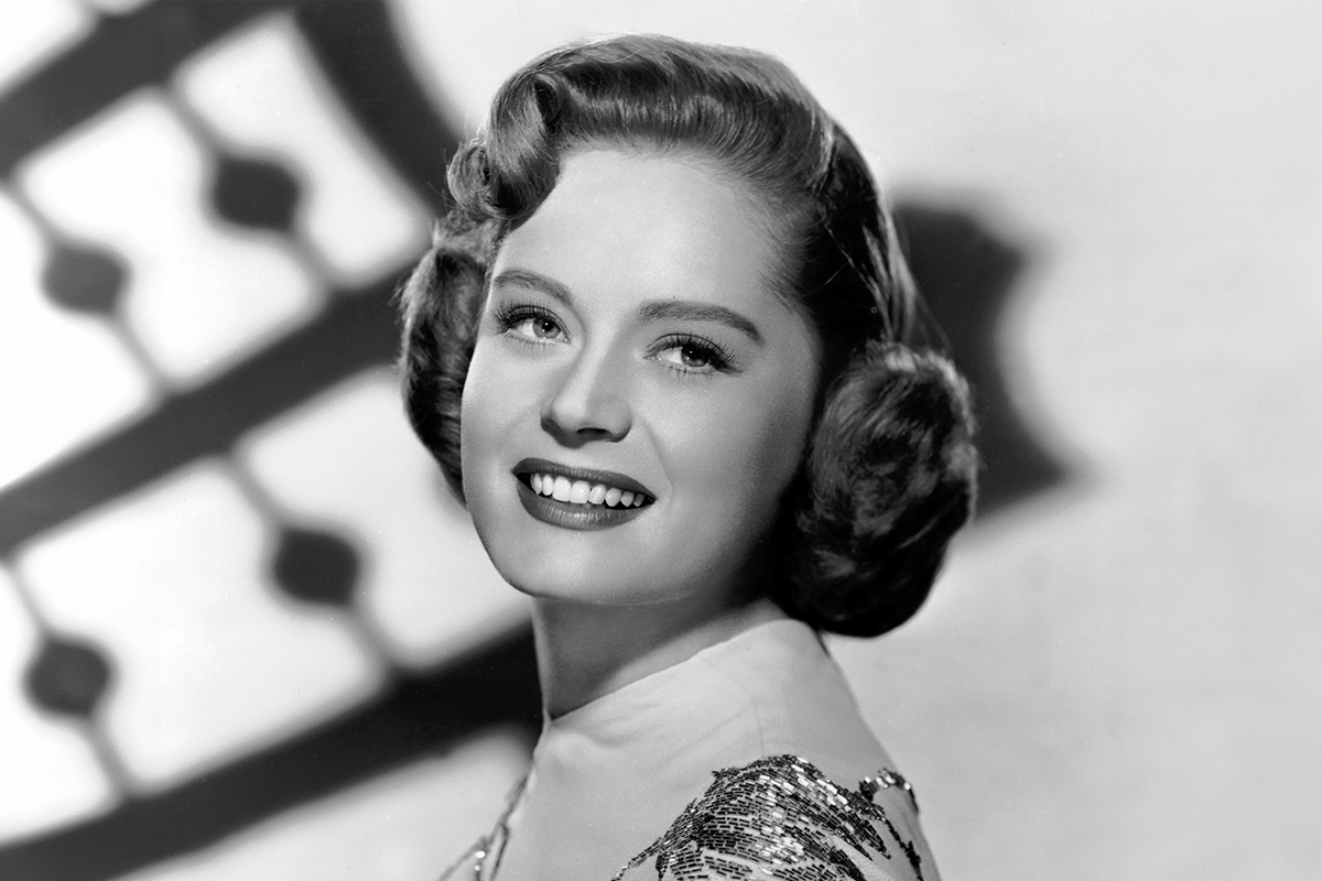 SUTS Alexis Smith 1200x500