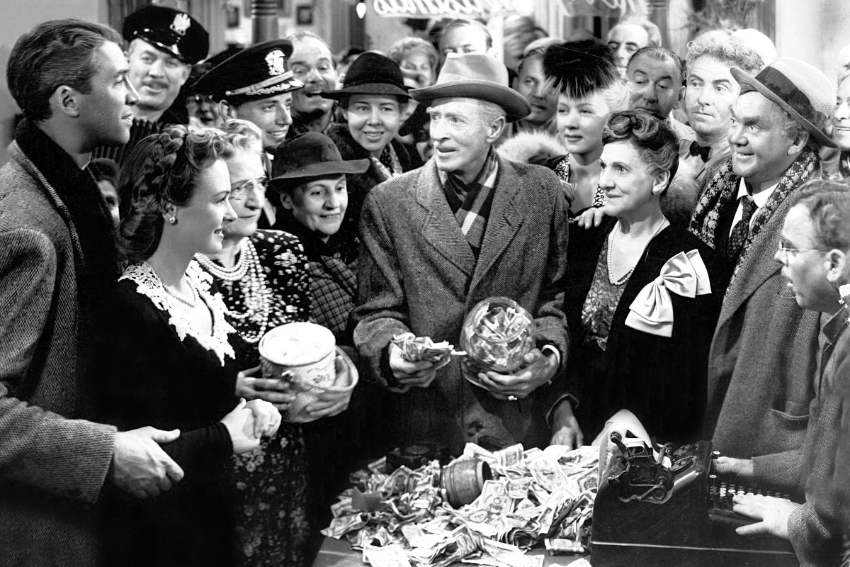 It's a Wonderful Life - crowd