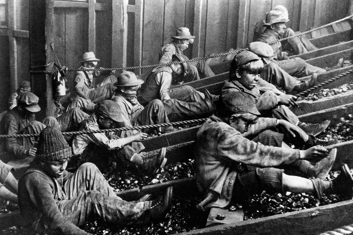 harlan county usa 1200x800