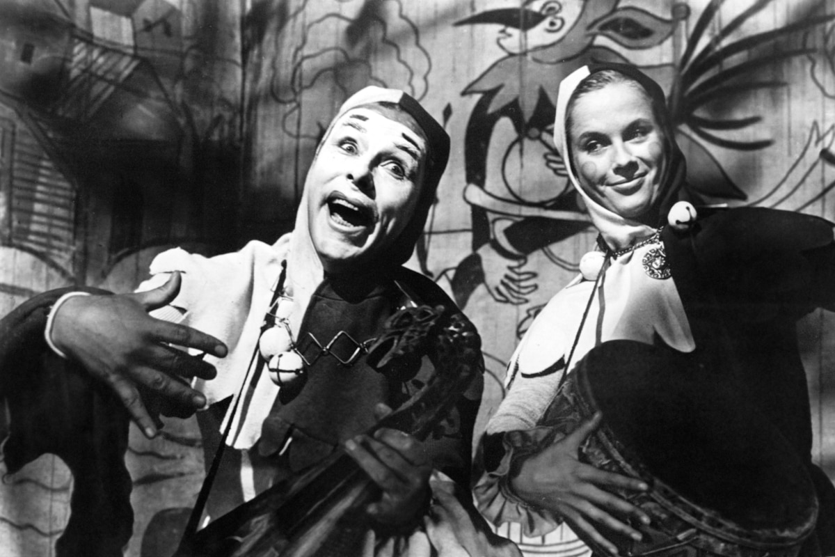 The Seventh Seal (1957) - Fools