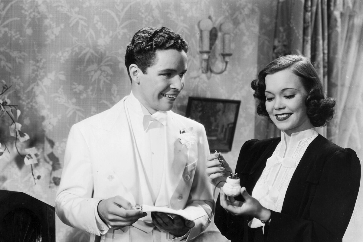 Mr. Dodd Takes the Air