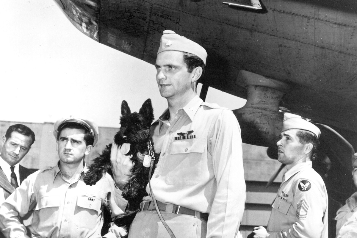 The Memphis Belle: A Story of a Flying Fortress