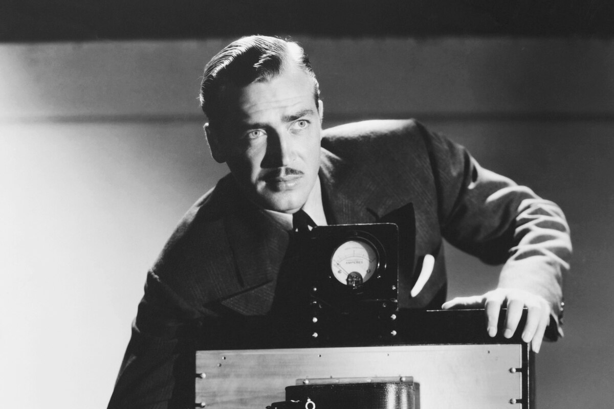 Arrest Bulldog Drummond