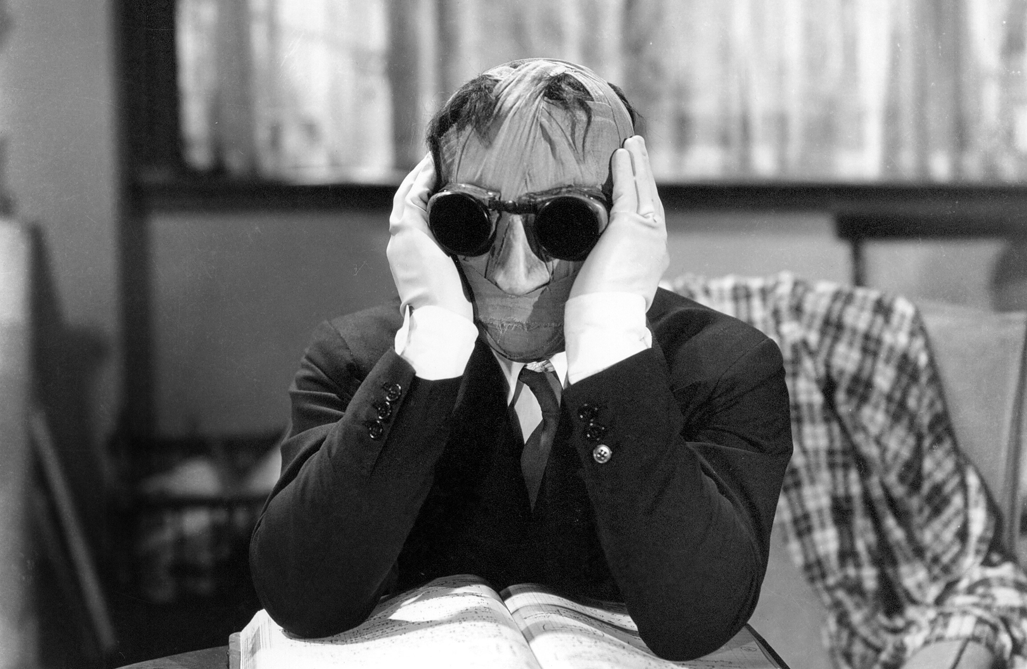 Watch The Invisible Man | TCM