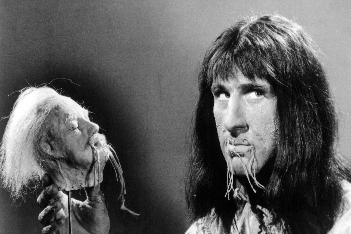 The Four Skulls of Jonathan Drake