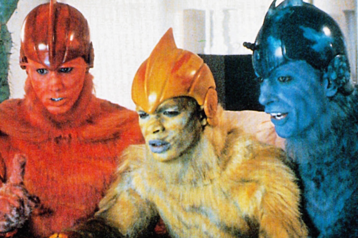 Earth Girls Are Easy