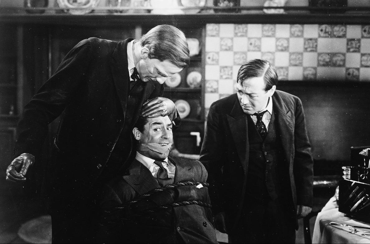 The Essentials (5/14) - ARSENIC AND OLD LACE