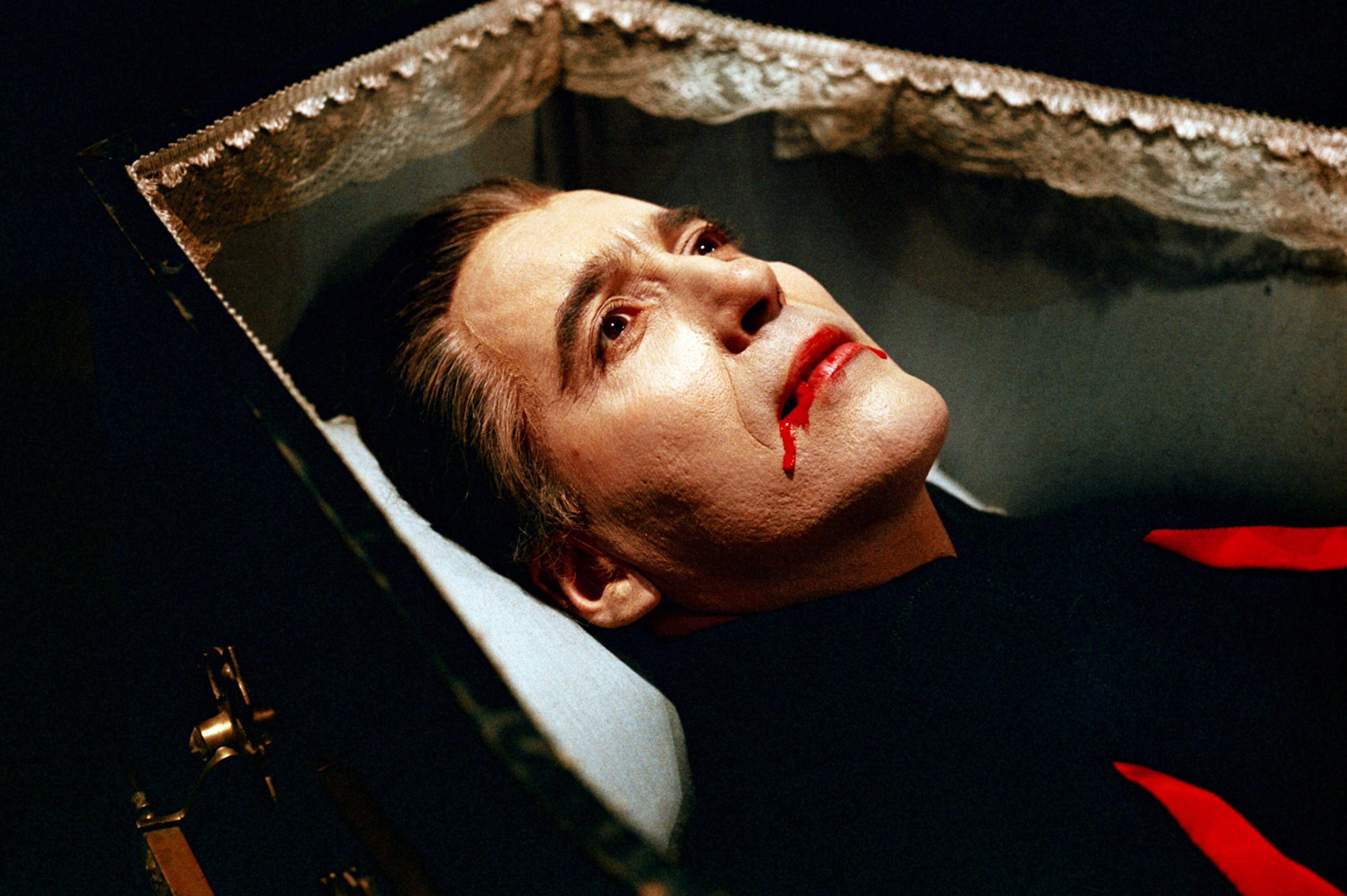 Dracula Has Risen From the Grave, image size:3428x2280