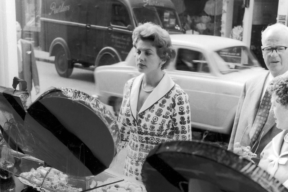 The House of the Seven Hawks